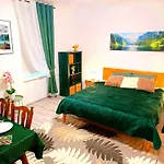 Family 2 Room's Centre