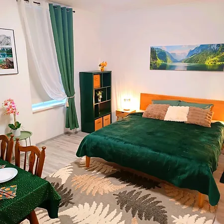 Family 2 Room's Centre Apartmán *