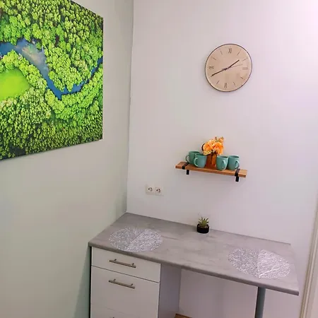 Family 2 Room's Centre