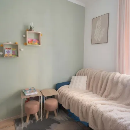 Family 2 Room's Centre