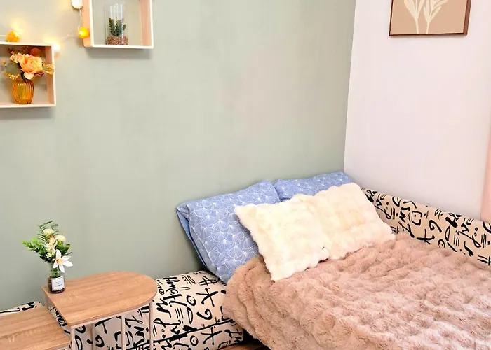 Family 2 Room's Centre Apartment