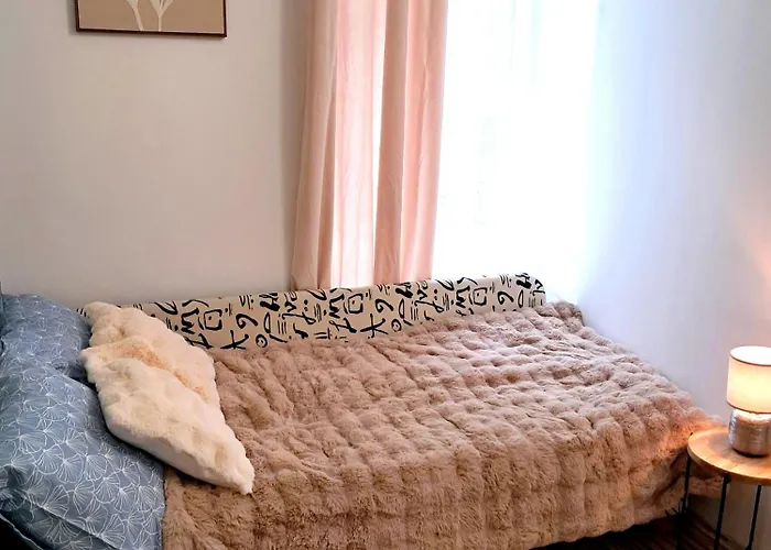 Family 2 Room's Centre *