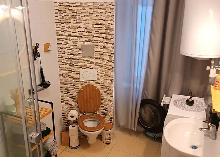 Family 2 Room's Centre