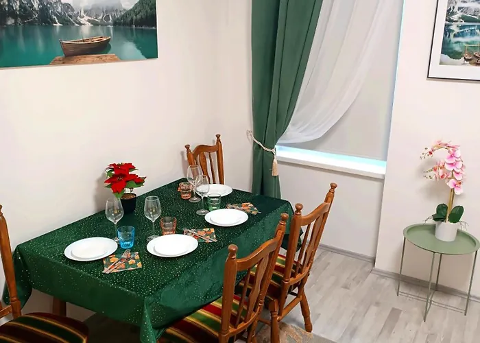 Family 2 Room's Centre Apartment