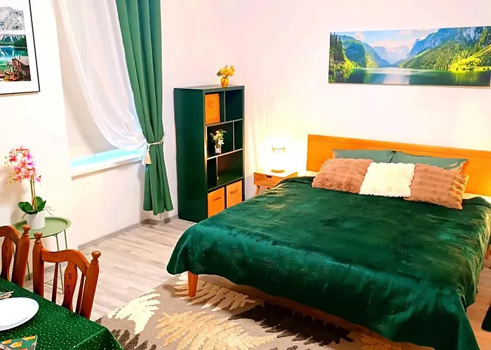 Family 2 Room's Centre